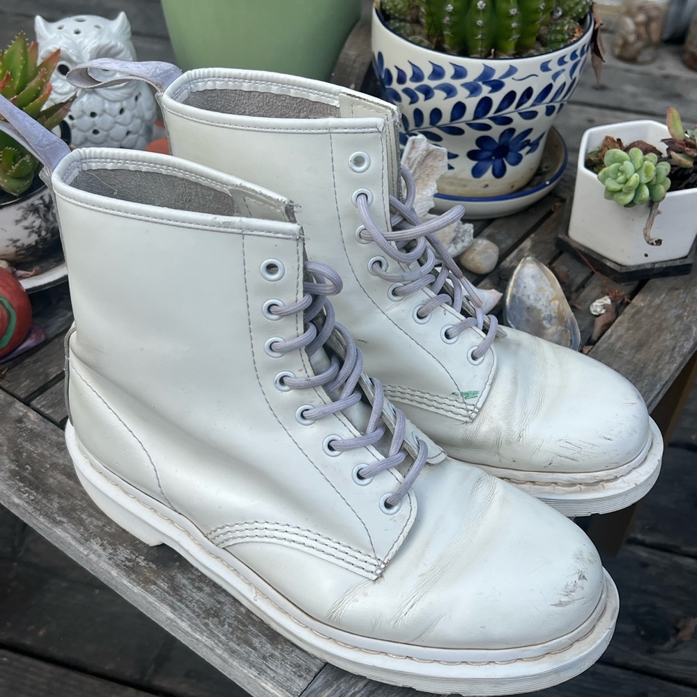 Dr. Martens all white boot unisex